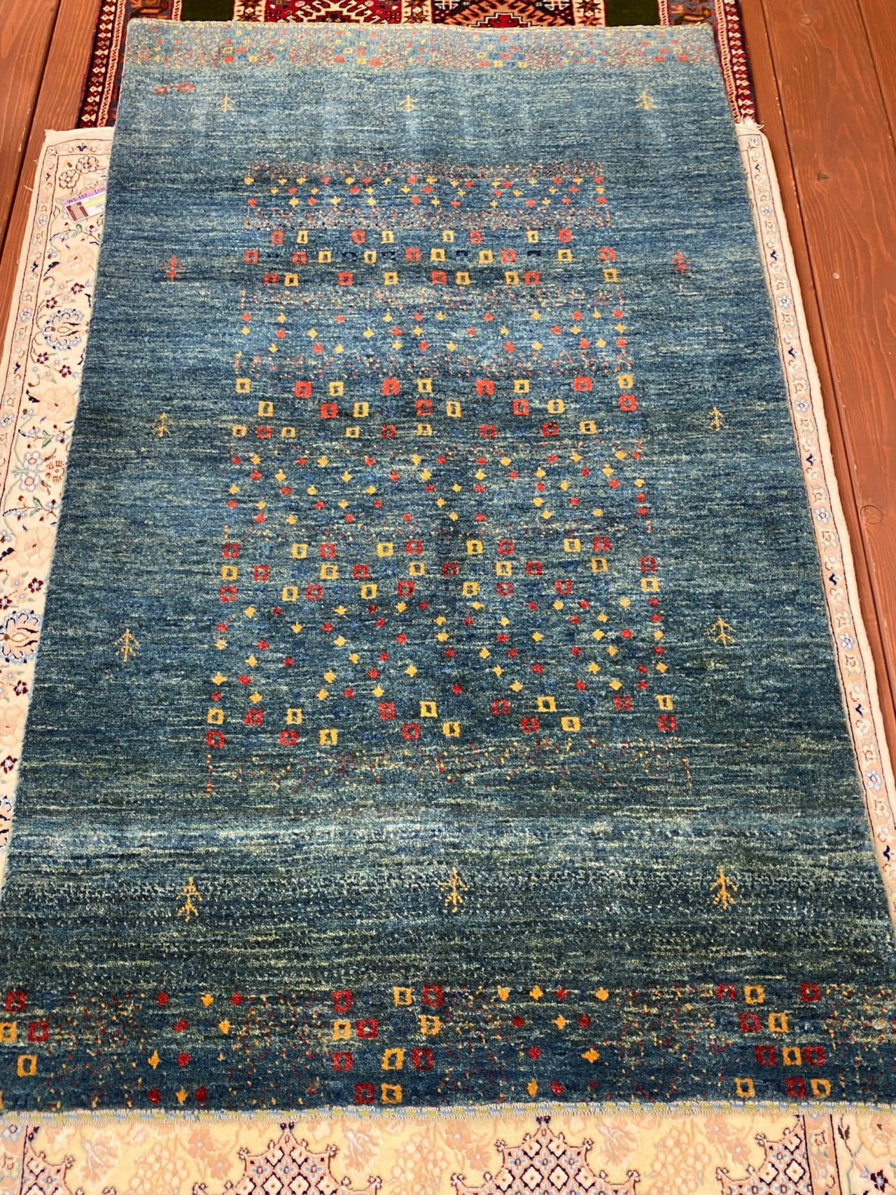 イラン（ペルシャ）遊牧民系の手織り絨毯：ギャッベの画像